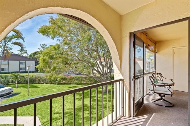 230 Pine Hov Circle A-2, Greenacres, FL 33463