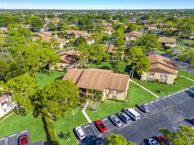 230 Pine Hov Circle A-2, Greenacres, FL 33463