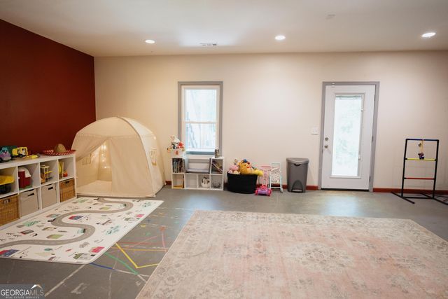 1040 Hillary Lane, Lawrenceville, GA 30043