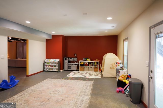 1040 Hillary Lane, Lawrenceville, GA 30043