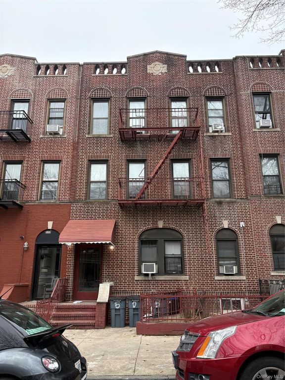 555 80th Street, Brooklyn, NY 11209