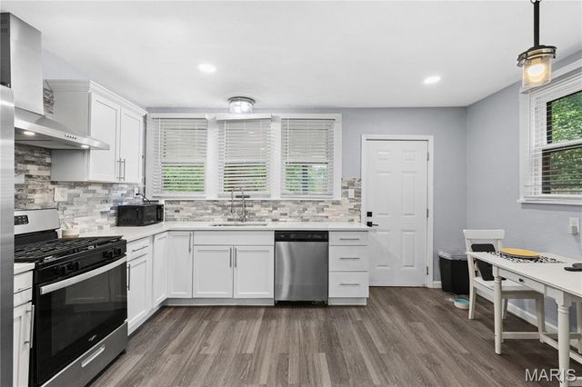 4444 Grace Avenue, St Louis, MO 63116