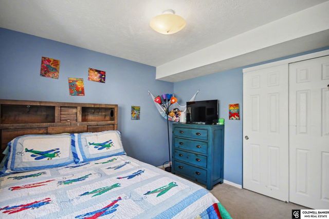 4817 S 190th Street, Omaha, NE 68135