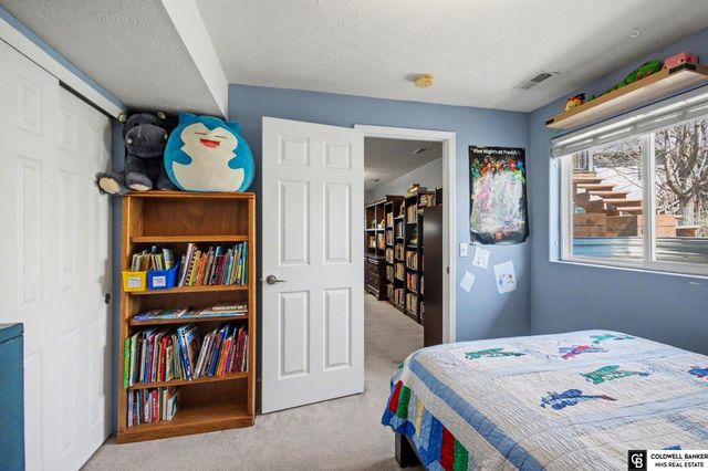 4817 S 190th Street, Omaha, NE 68135