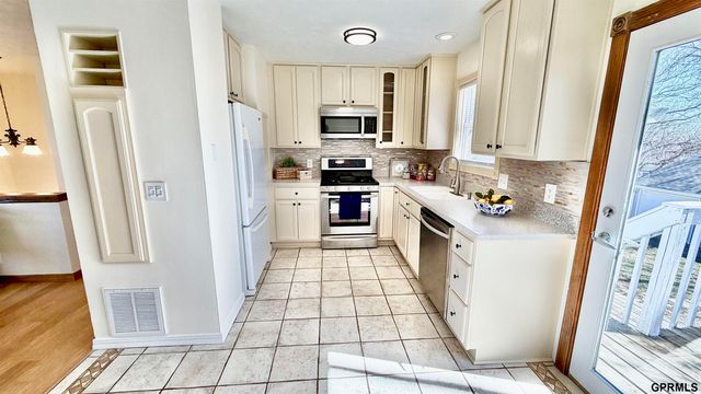 2316 NW 51st Street, Lincoln, NE 68524