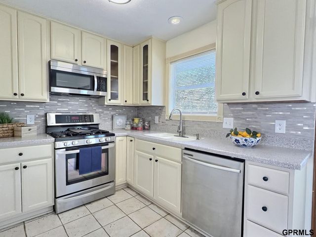 2316 NW 51st Street, Lincoln, NE 68524