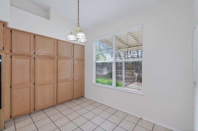 8679 N Whitney Avenue, Fresno, CA 93720