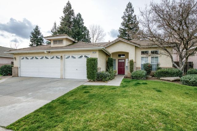 8679 N Whitney Avenue, Fresno, CA 93720