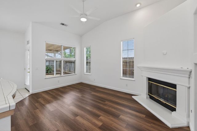 8679 N Whitney Avenue, Fresno, CA 93720