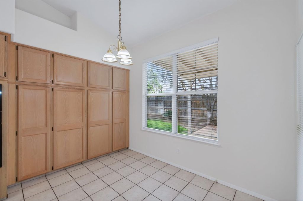 Image 13 of property listing at 8679 N Whitney Avenue, Fresno, CA 93720