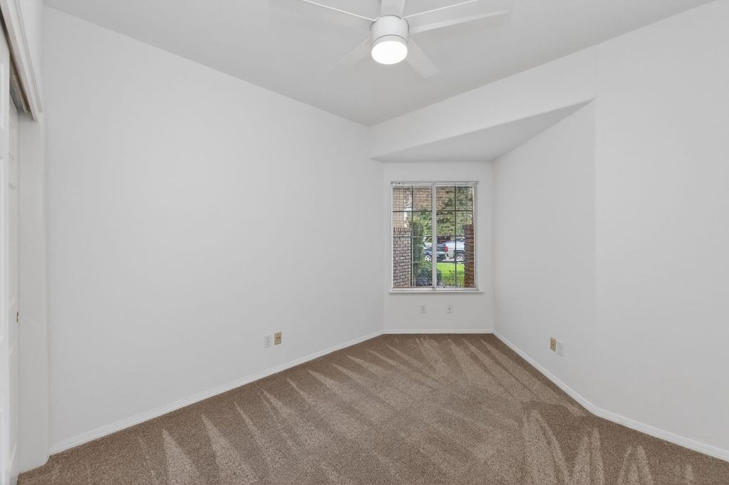 Image 18 of property listing at 8679 N Whitney Avenue, Fresno, CA 93720