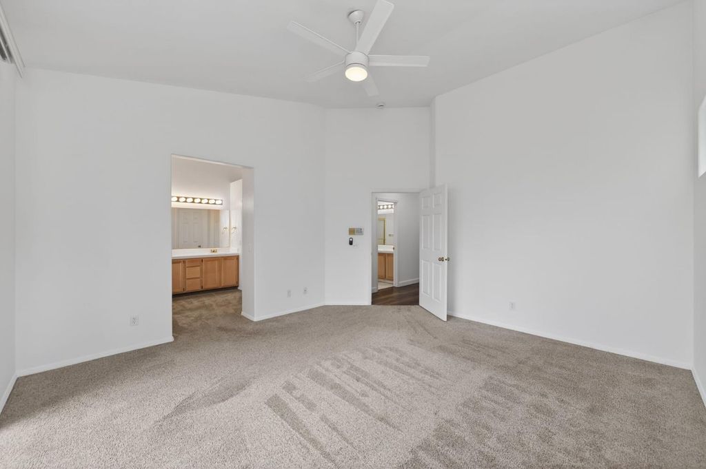 Image 23 of property listing at 8679 N Whitney Avenue, Fresno, CA 93720