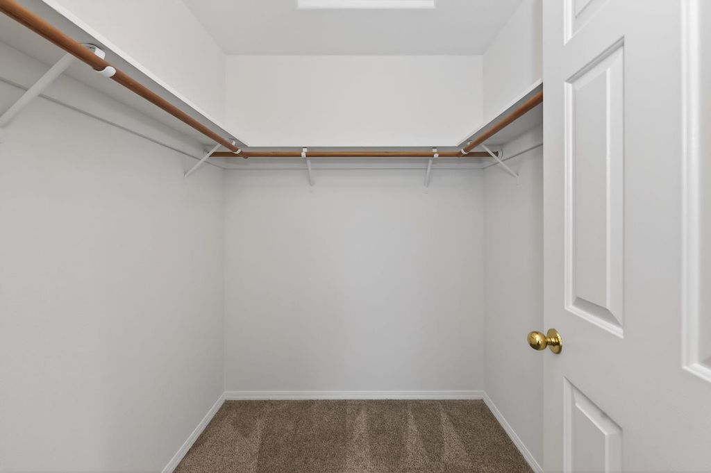 Image 25 of property listing at 8679 N Whitney Avenue, Fresno, CA 93720