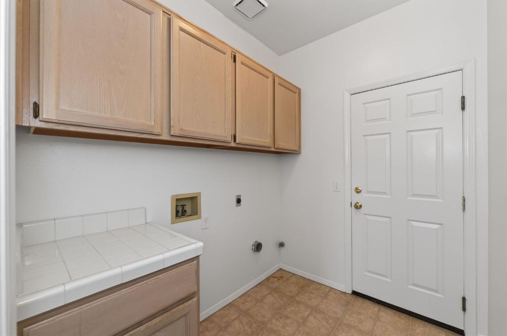 Image 26 of property listing at 8679 N Whitney Avenue, Fresno, CA 93720