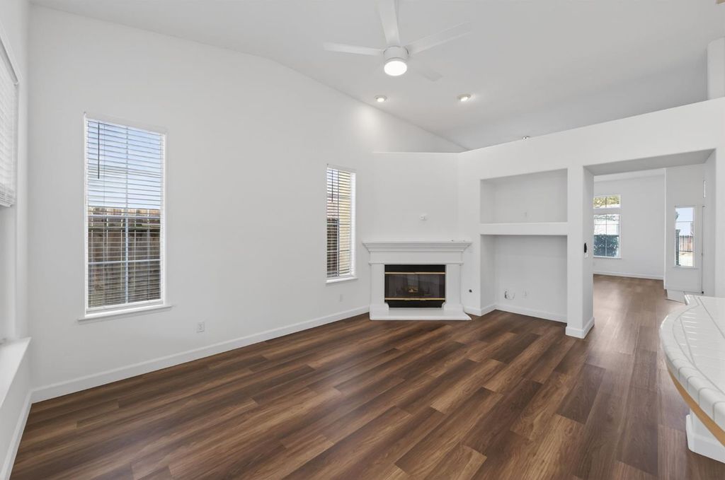 Image 9 of property listing at 8679 N Whitney Avenue, Fresno, CA 93720