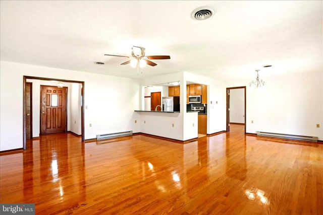 229 HOLLIS DR, Gerrardstown, WV 25420