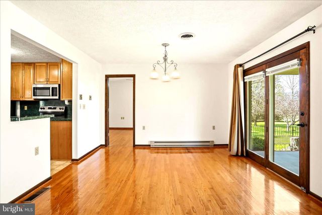 229 HOLLIS DR, Gerrardstown, WV 25420