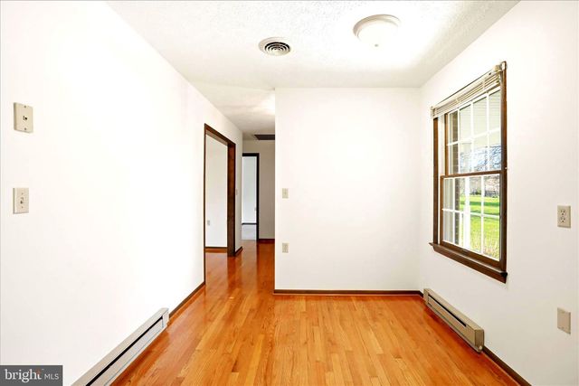 229 HOLLIS DR, Gerrardstown, WV 25420