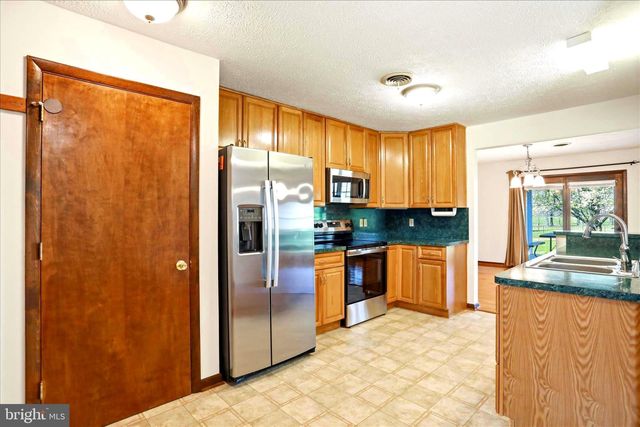 229 HOLLIS DR, Gerrardstown, WV 25420