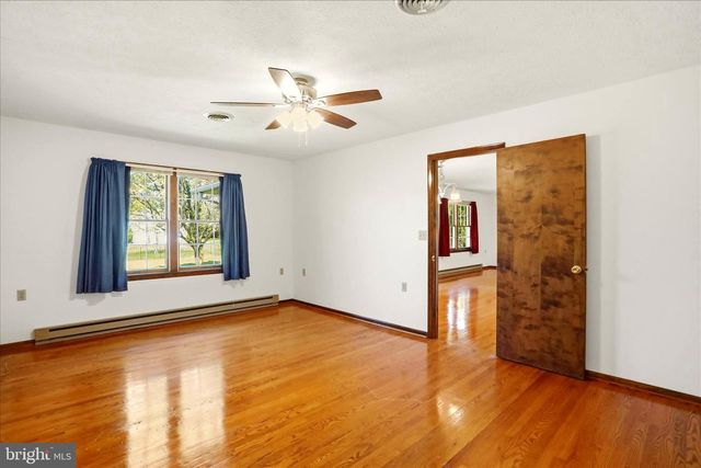 229 HOLLIS DR, Gerrardstown, WV 25420