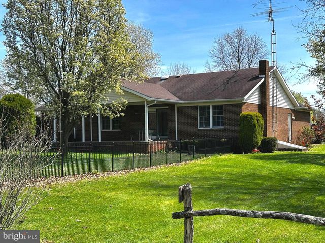 229 HOLLIS DR, Gerrardstown, WV 25420