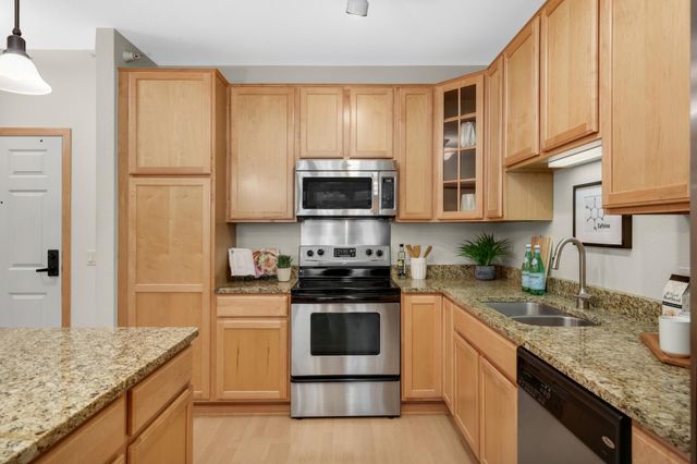 7100 Metro Boulevard 416, Edina, MN 55439