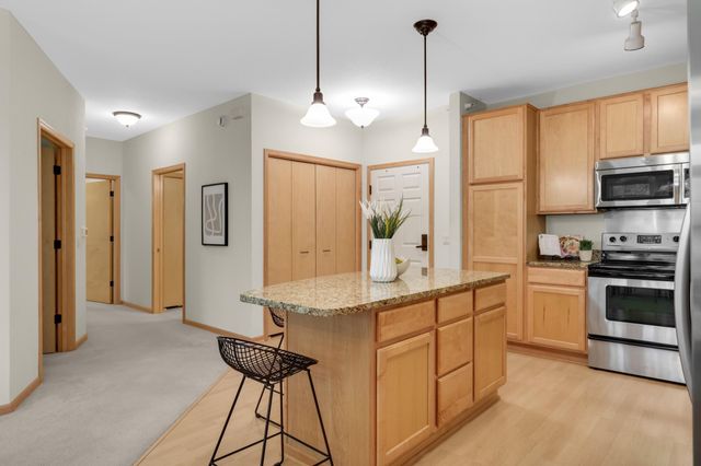7100 Metro Boulevard 416, Edina, MN 55439