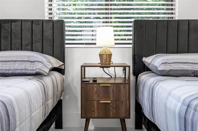 348 NE 117th St, Miami, FL 33161