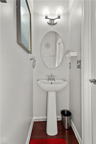 615 Dupree LN, Chesapeake, VA 23324