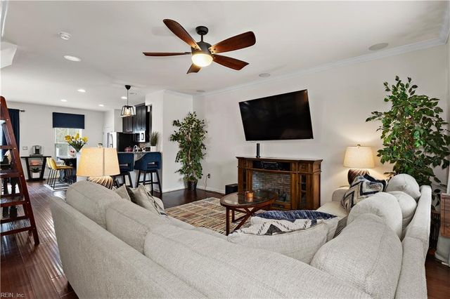 615 Dupree LN, Chesapeake, VA 23324