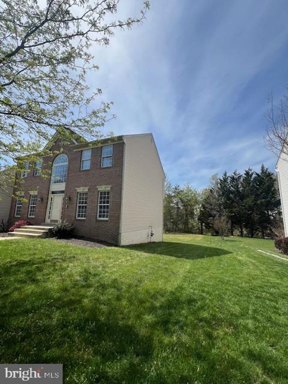 Image 5 of property listing at 2608 PEBBLEBROOK TERRACE CT, Waldorf, MD 20603