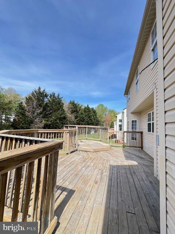 Image 7 of property listing at 2608 PEBBLEBROOK TERRACE CT, Waldorf, MD 20603