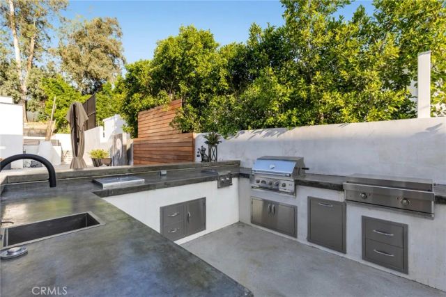 5702 Melvin Avenue, Tarzana, CA 91356