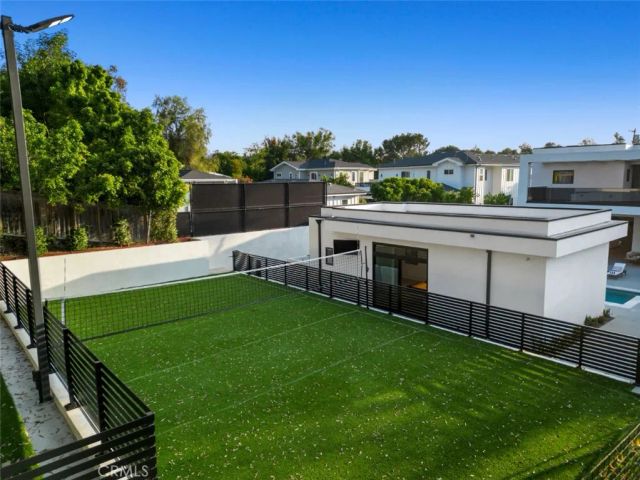 5702 Melvin Avenue, Tarzana, CA 91356