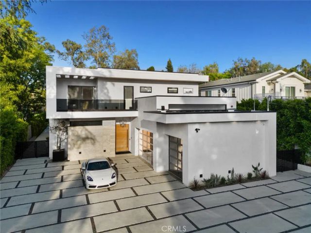 5702 Melvin Avenue, Tarzana, CA 91356