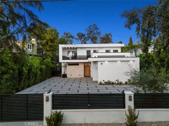5702 Melvin Avenue, Tarzana, CA 91356