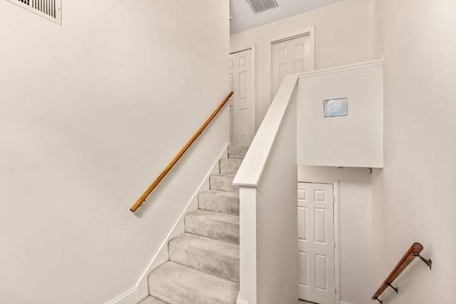 15 Marion St F, Boston, MA 02131