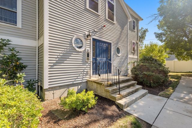 15 Marion St F, Boston, MA 02131
