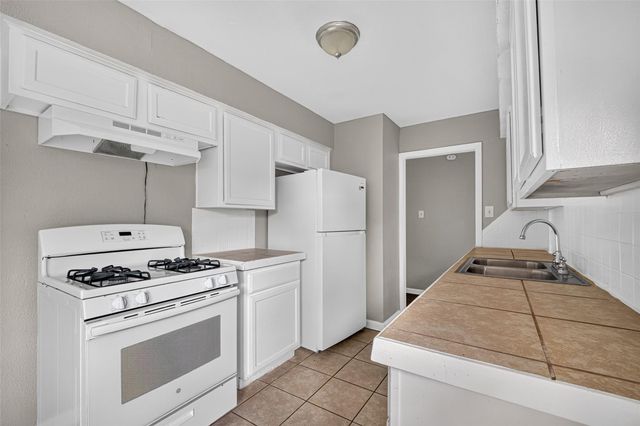 9610 Foredale Street, Houston, TX 77075