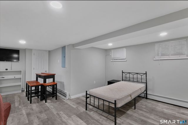 382 Vine Street, Hartford, CT 06112