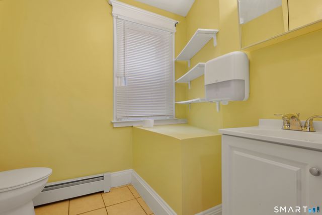 382 Vine Street, Hartford, CT 06112