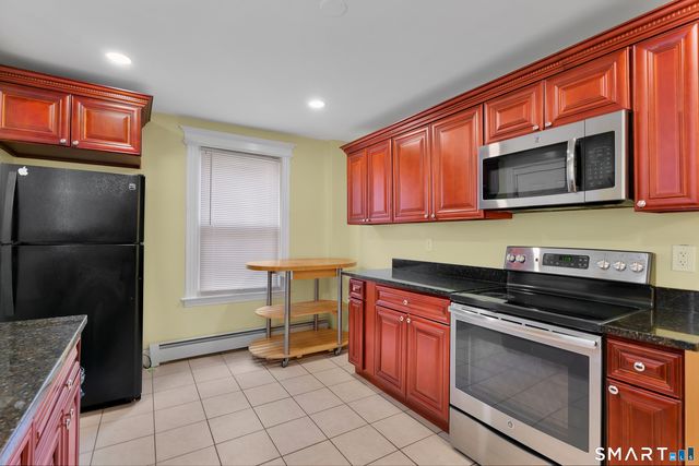 382 Vine Street, Hartford, CT 06112