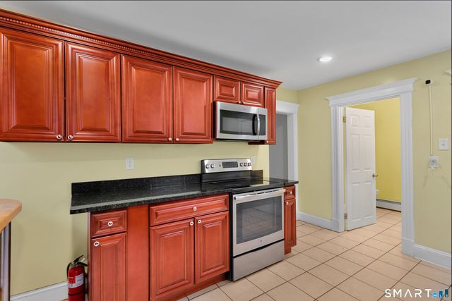 382 Vine Street, Hartford, CT 06112