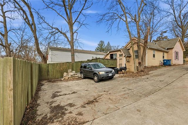 537 E Mill Street, Liberty, MO 64048