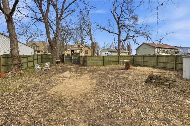 537 E Mill Street, Liberty, MO 64048