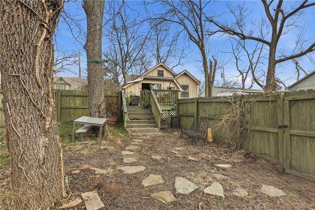 537 E Mill Street, Liberty, MO 64048