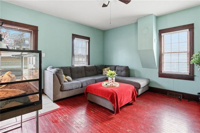 537 E Mill Street, Liberty, MO 64048