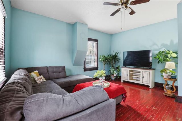 537 E Mill Street, Liberty, MO 64048