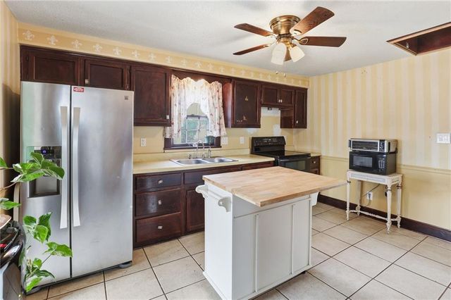 537 E Mill Street, Liberty, MO 64048