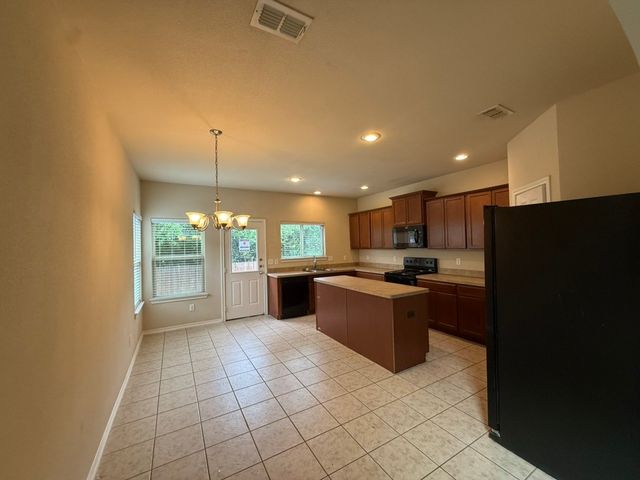 5548 Thunder Bay Drive, Fort Worth, TX 76119